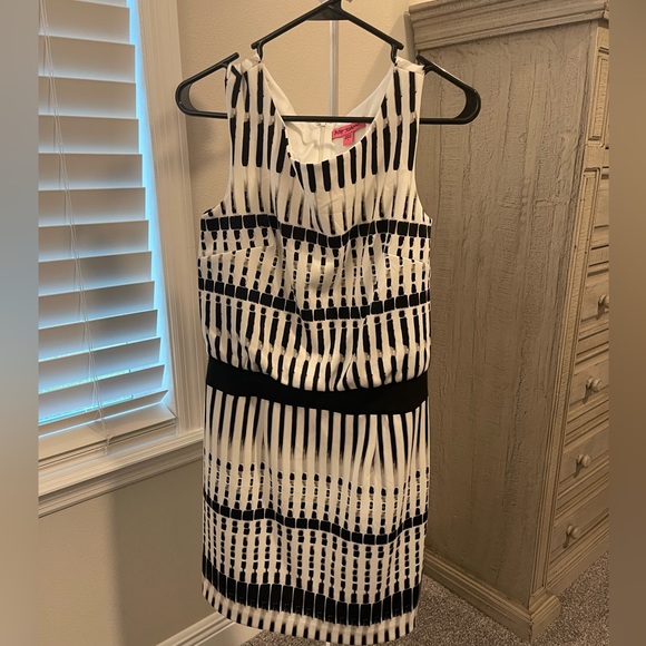 Adorable Betsey Johnson Dress - Picture 1 of 3